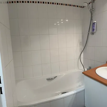 2 Pieces Pres Du Canal St-martin