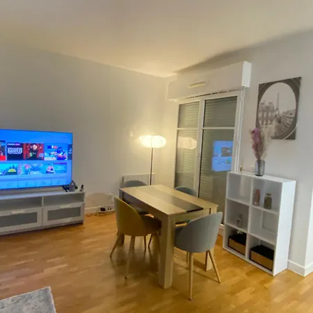 2 Pieces Pres Du Canal St-martin باريس