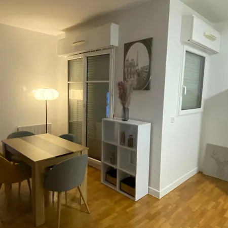 2 Pieces Pres Du Canal St-martin باريس